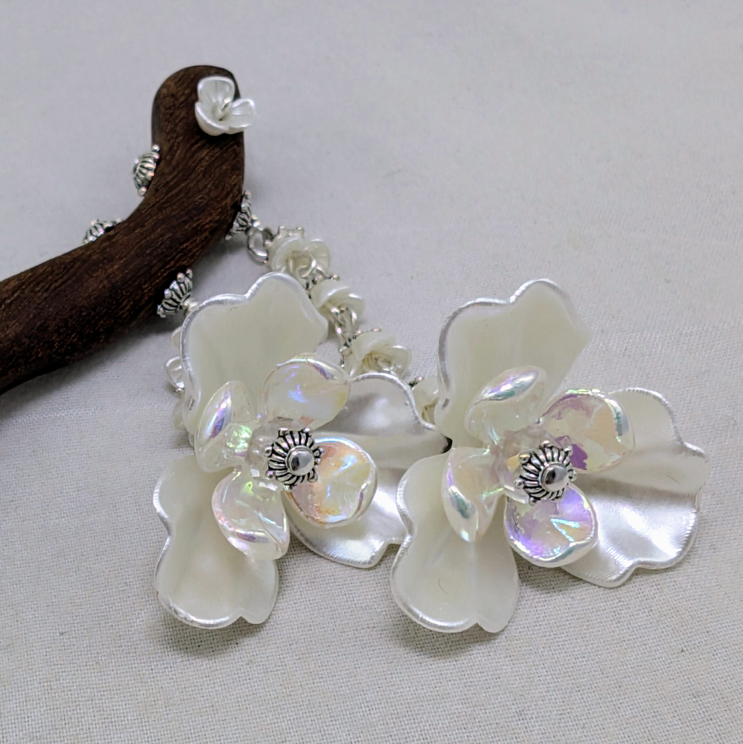 Pearl Flowers wooden hair sticks - Image 3